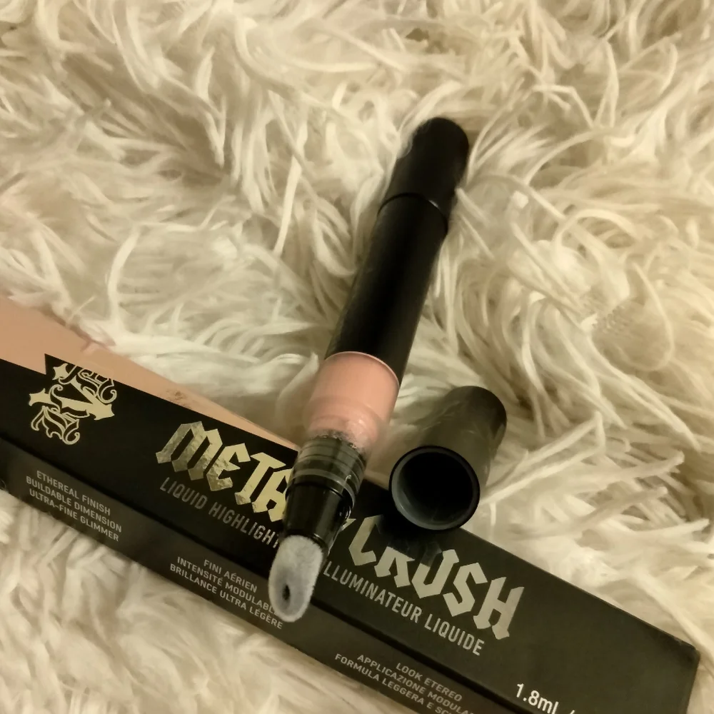 🆕 🥀Kat Von D Metal Crush Liquid Highlighter in Roseshock 🌹🥀⚡